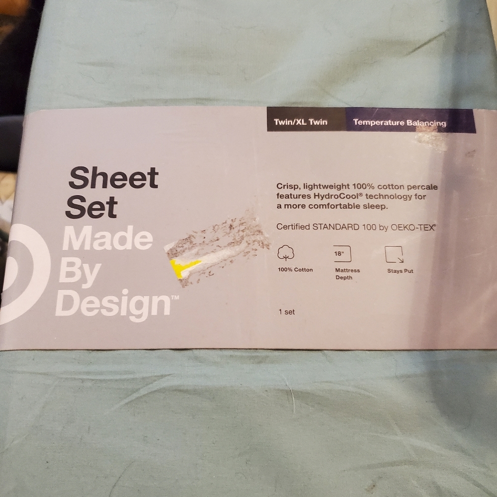 NEW IN PACKAGE  twin /xl Aqua sheet set